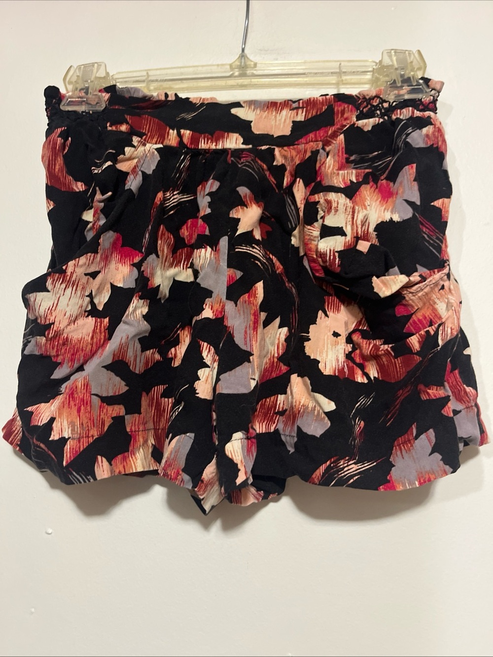 Anthropologie Ecote Women’s Black Floral Print Elastic-Waist Shorts W/ Pockets